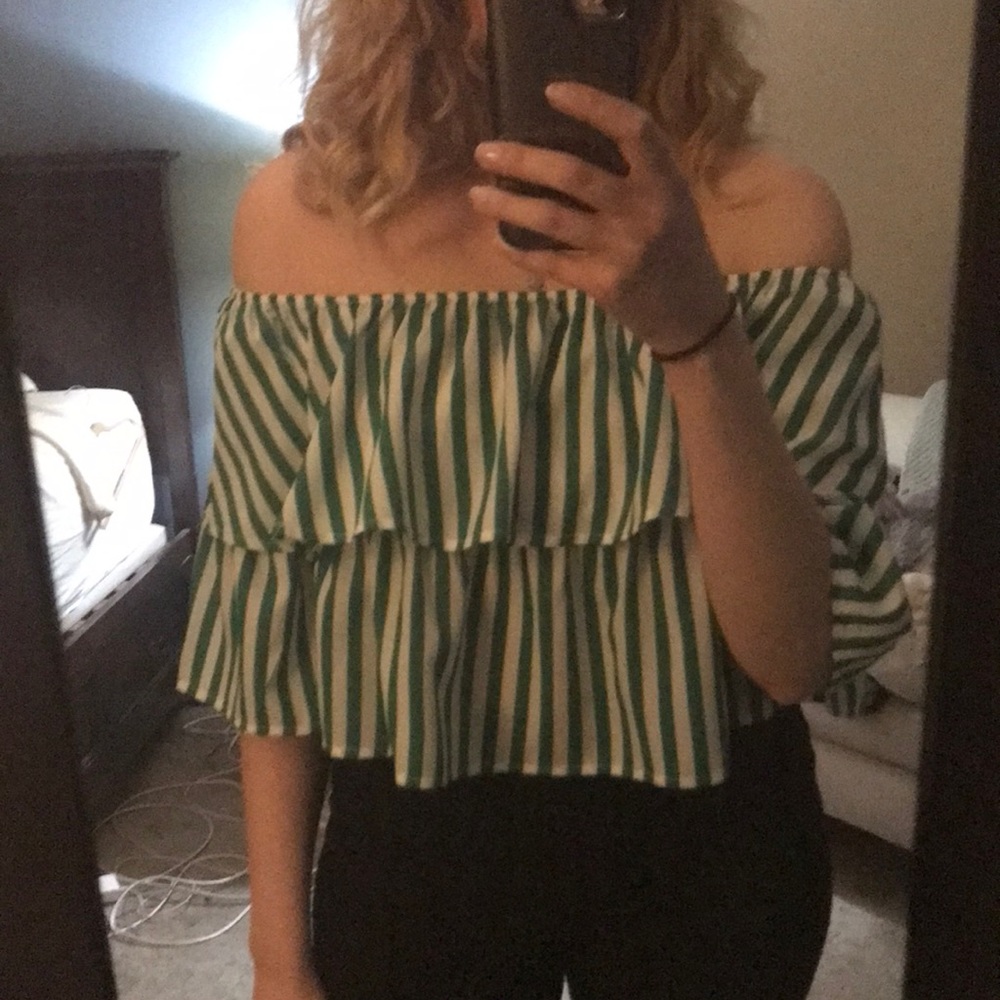 NWT Off the Shoulder Stripe Tiered Crop Sz S